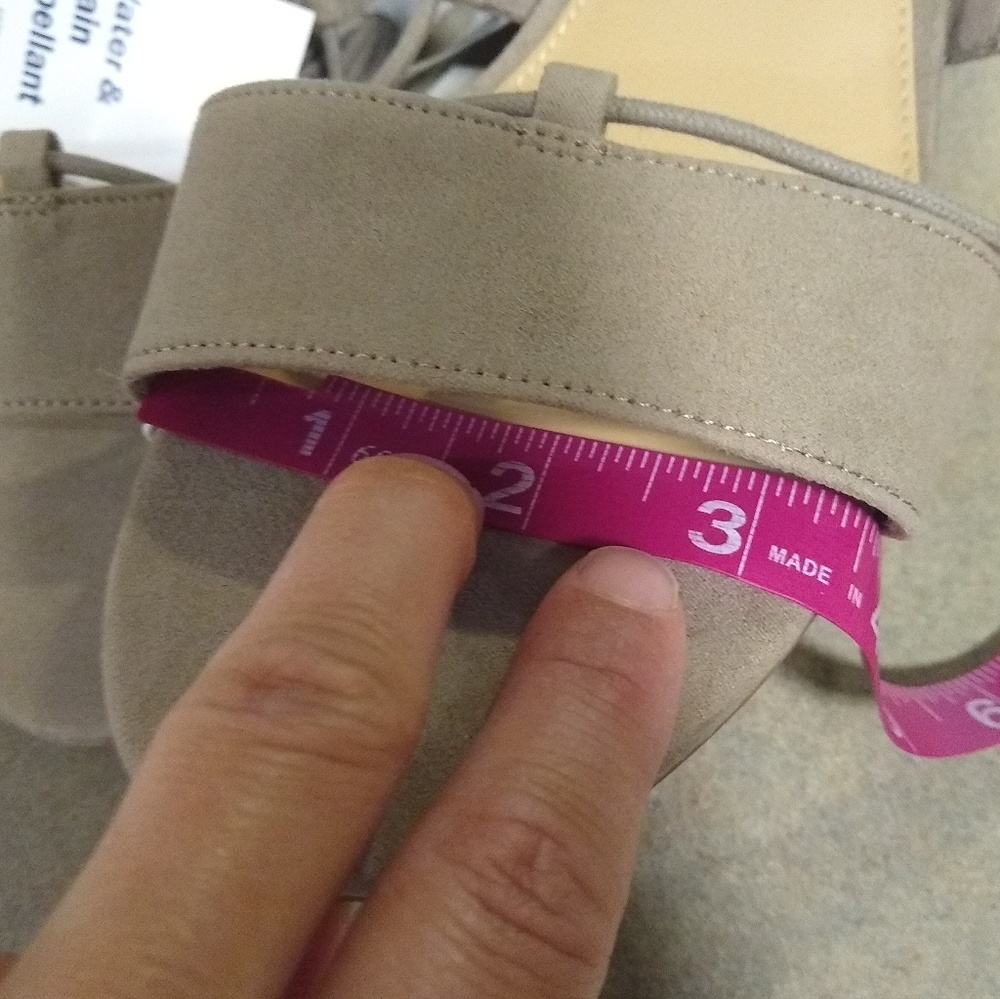 Old Navy • low block heel suede lace-up sandals - Picture 8 of 8